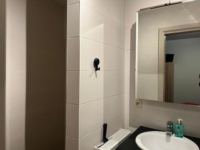 Instapklaar appartement op het gelijkvloers met 1 slaapkamer, gunstig gelegen nabij het station en het centrum van Mol