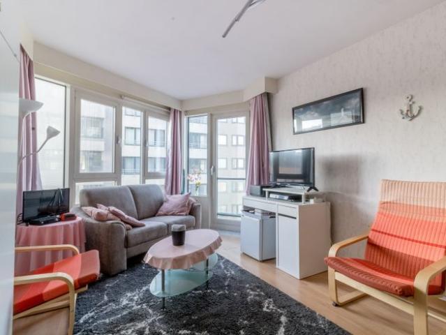 Instapklaar appartementje met slaaphoek én met zicht op zee