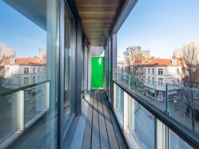 Instapklaar duplexappartement met 2 slaapkamers en terras