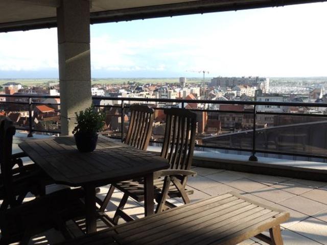 Instapklaar één slaapkamer appartement met prachtig zonge.