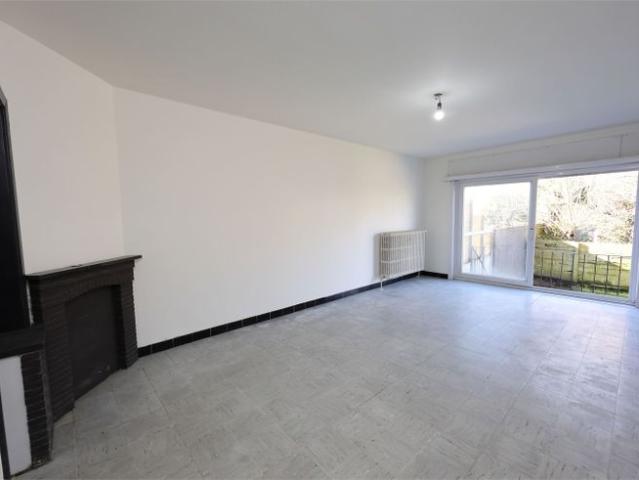 Instapklaar gelijkvloers appartement met 2 slaapkamers en.
