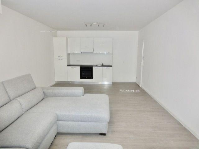 INSTAPKLAAR GELIJKVLOERSAPPARTEMENT MET 2 SLAAPKAMERS VLAKBIJ TE BOELAERPARK