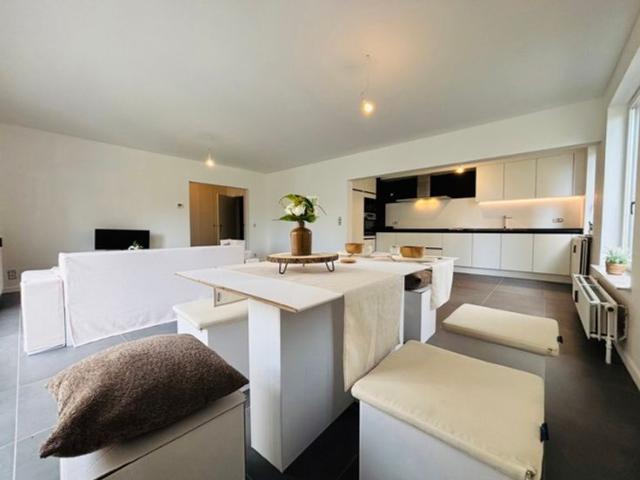 Instapklaar, gerenoveerd appartement Centrum Kortrijk