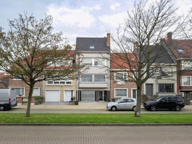 Instapklaar opbrengsteigendom op wandelafstand van het stran
