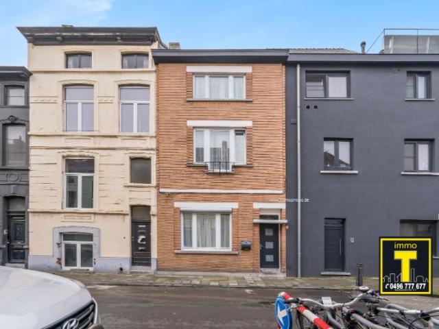 Instapklare woning op centrale ligging te Gentbrugge!