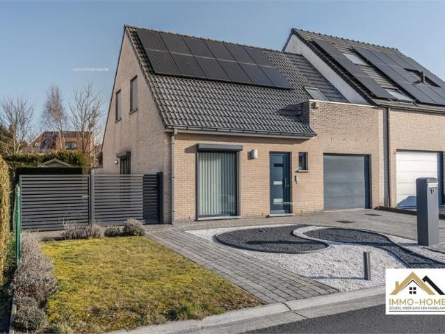 Instapklare woning op zeer rustige ligging te Oostakker