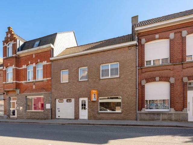 Instapklare woning met garage en tuin!