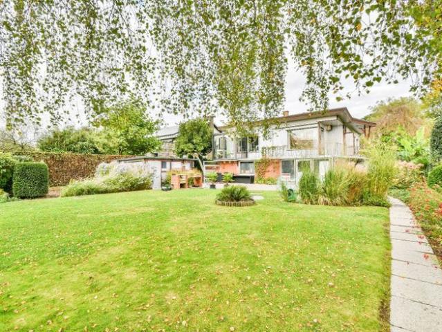 Instapklare woning met groene tuin op 1398 m²!