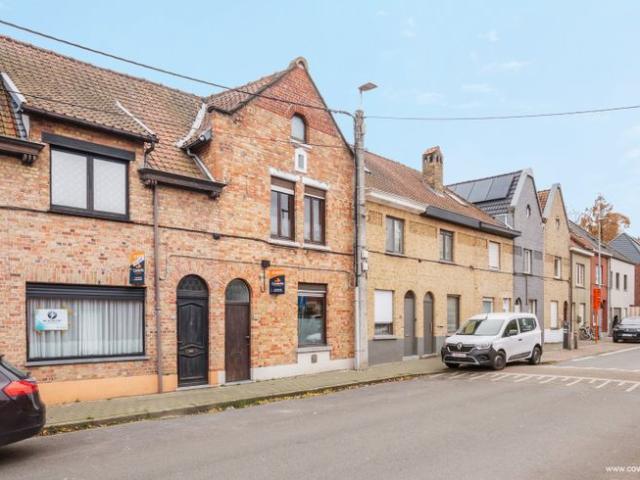 Instapklare woning met tuin in centrum Roeselare