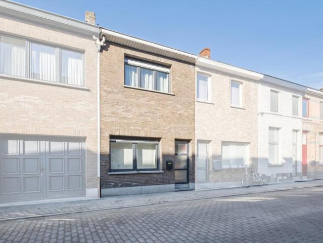 Instapklare woning met tuin in het centrum van Sint Niklaas