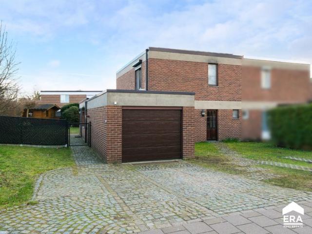 Instapklare woning met veel lichtinval in Genk Termien