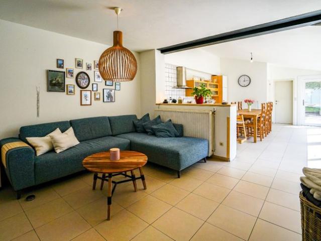 Instapklare woning met Zuidgerichte tuin in hartje Torhout!