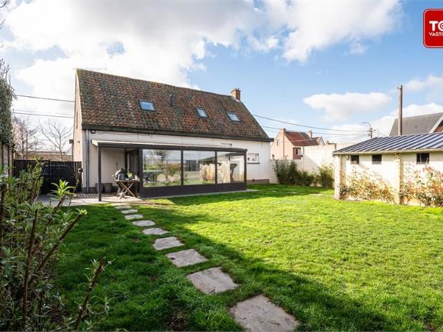 instapklare woning met zicht op uitgestrekte velden