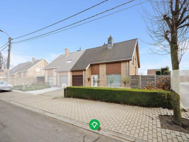 Instapklare woning met 3 slaapkamers en garage te Koekelare