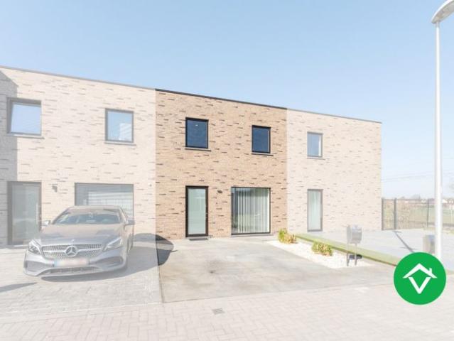 Instapklare woning met 3 slaapkamers en garage te Kortemark