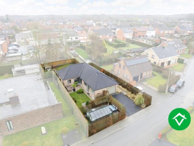 Instapklare woning met 3 slaapkamers en garage te Lichterve