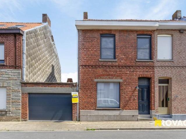 Instapklare woning met 3 slaapkamers, leuke tuin en uitweg