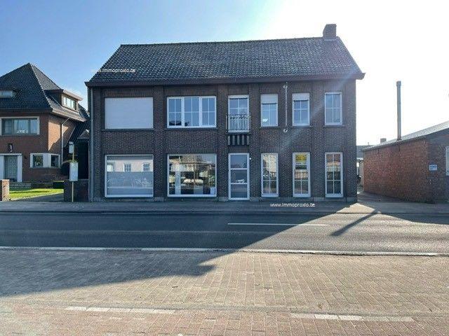 Instapklare woning met 4 slaapkamers en loods