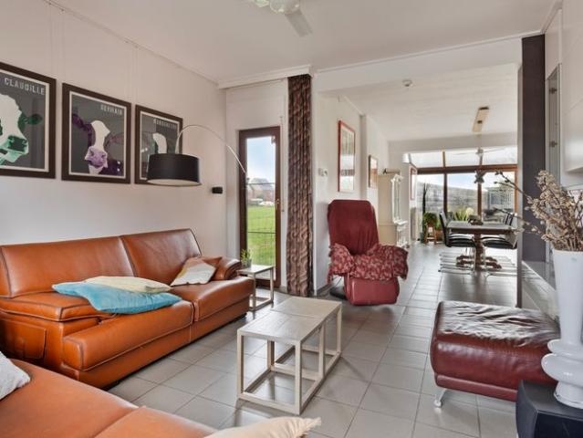 Instapklare woning met 5 slp, tuin en grote werkplaats