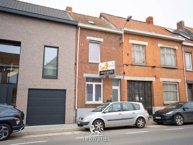 Instapklare woning nabij centrum Menen