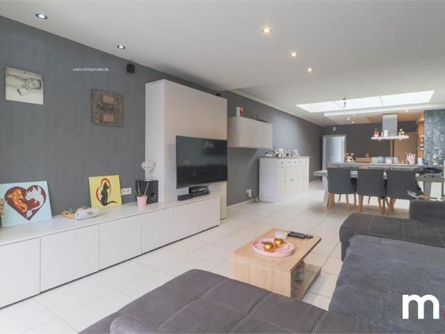 Instapklare Woning te Menen met 4 Slaapkamers en Zonnige Tuin!