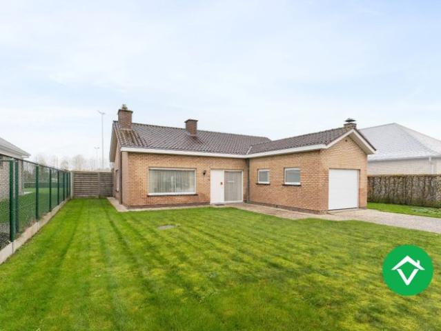 Instapklare alleenstaande bungalow in het centrum van Koeke