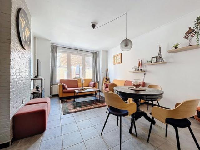 Instapklare bel etage met ruim terras nabij de Grote markt!