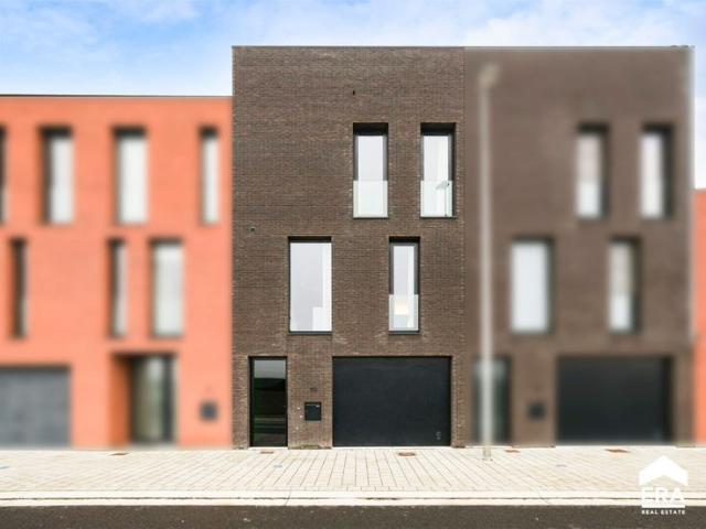 Instapklare bel étage woning met 3 slk en tuin aan stadsrand
