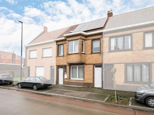 Instapklare gezinswoning op een topligging in Adegem