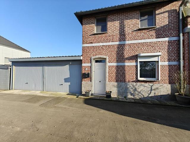 Instapklare halfopen woning in rustige straat