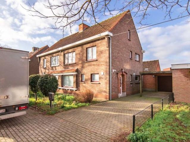Instapklare HOB met 3 slaapkamers én garage te Kuurne!