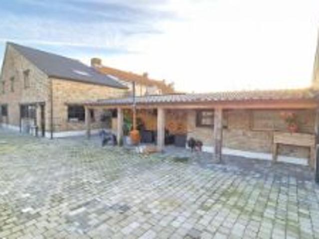 Instapklare HOB met 3 slpks, nieuwe keuken, grote hangaar 1