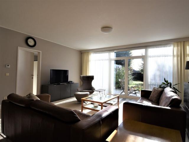 Instapklare moderne woning met 3 slaapkamers en mooie tuin