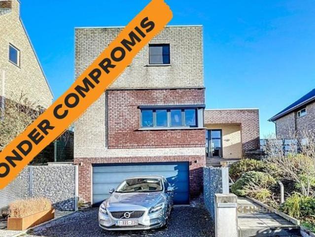 Instapklare moderne woning met 3/4 slpks, zwembad en sauna