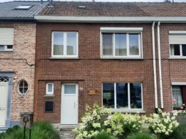 Instapklare rijwoning met ruime tuin in doodlopende straat