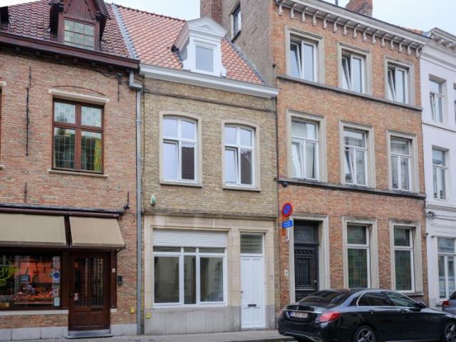 Instapklare rijwoning met zeer centrale ligging