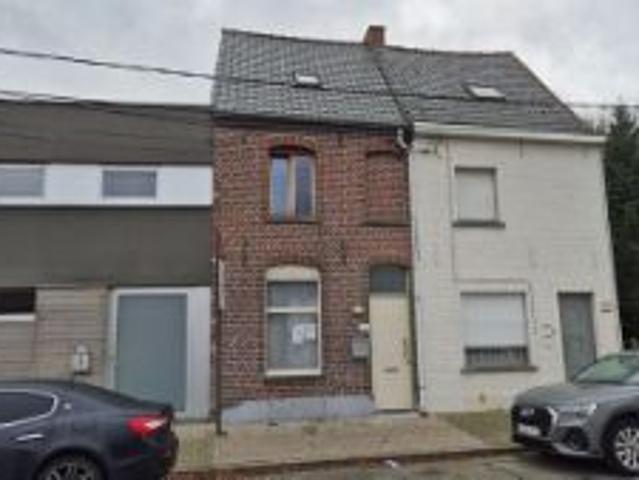 Instapklare rijwoning met 2 slaapkamers en onderhoudsvriende