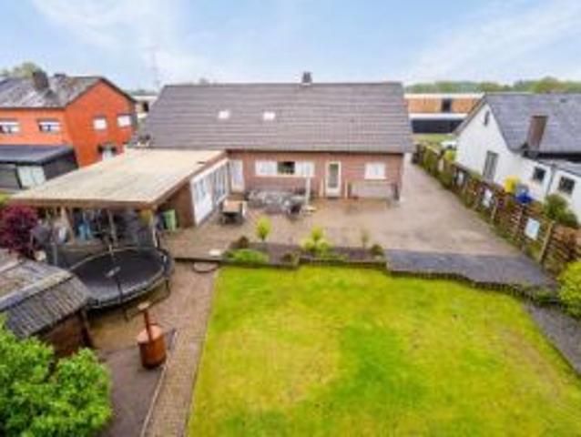 Verzorgde energetische en ruime gelijkvloerse woning !
