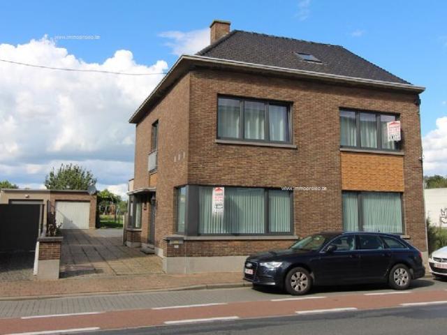 Instapklare ruime energiezuinige burgerwoning, of kangoeroewoning, 4 slpks, grote garage. EPC 183 kWh/m². Ref. 16044 Menen