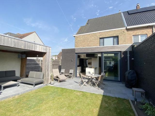 INSTAPKLARE, RUIME Half Open bebouwing TOPPER !