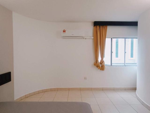Insane Deal ZERO DEPOSIT* Hotel Concept Walking Distance CIQ | All Race & Singaporeans Welcomed Fully Furnished