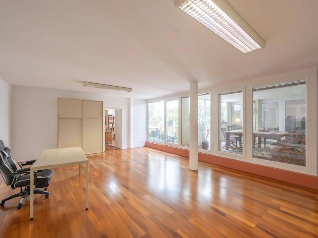 Inspiration trifft Funktion – Exklusives Büroensemble mit Atriumflair