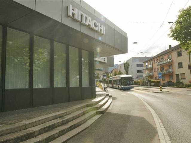 Inspirierendes Büro mit Sicht ins Grüne