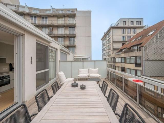 Integraal gerenoveerd penthouse met groot zonneterras I Kno
