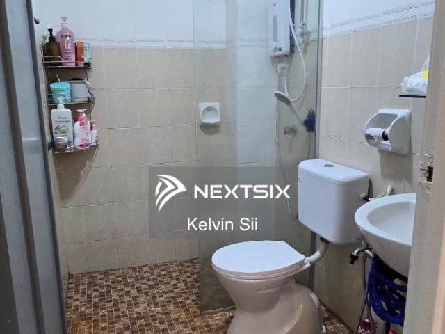 Intermediate built up Lower unit: 1211 sq ft RM 330K Upper unit: 1424 sq ft RM 320K Corner unit with balcony built up Lower unit: 1200 sq ft RM 410K Upper unit: 1416 sq ft RM 400K