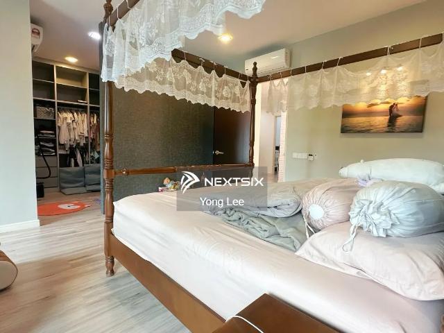 Intermediate lot Non Bumi Lot Land Area: 22 x 70 4 Bedrooms 3 Bathrooms Gated & Guarded Facing north Maintenance Fee RM60 Freehold