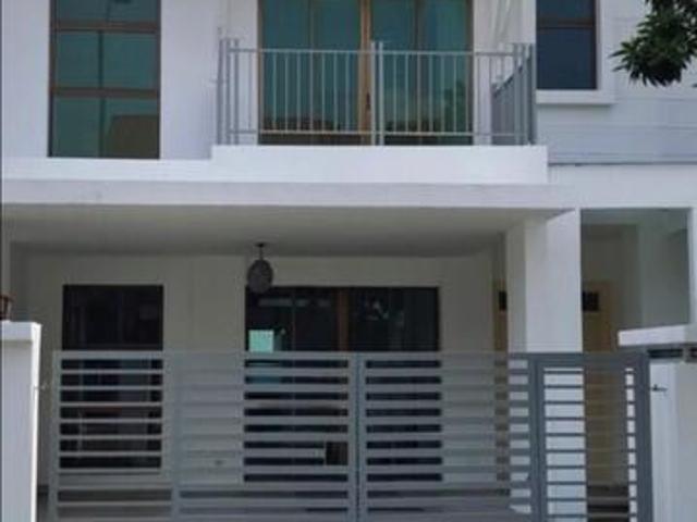 Internasional lot double story teres