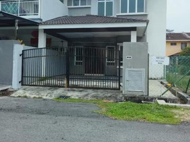 INTERNATIONAL LOT Batu Pahat Double Storey End Lot Below Market