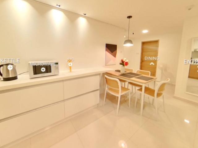 International Plaza Apartment Room Rental, $1,199, 1 Bed 1 Bath 150 sqft $7.99 psf