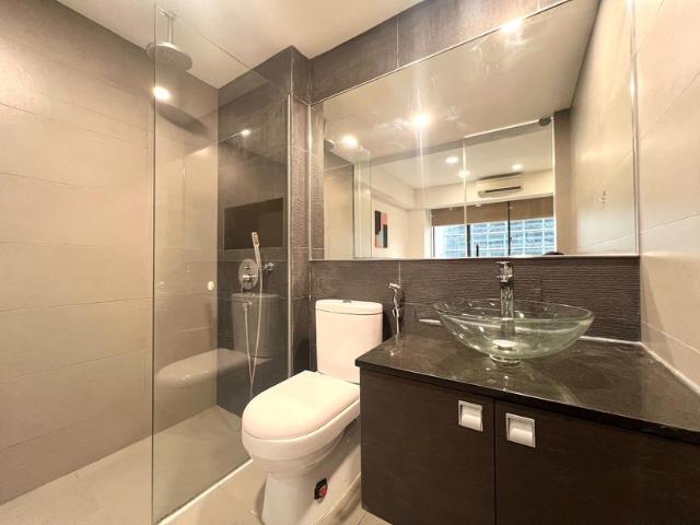 International Plaza Apartment Room Rental, $2,800, 1 Bed 1 Bath 300 sqft $9.33 psf